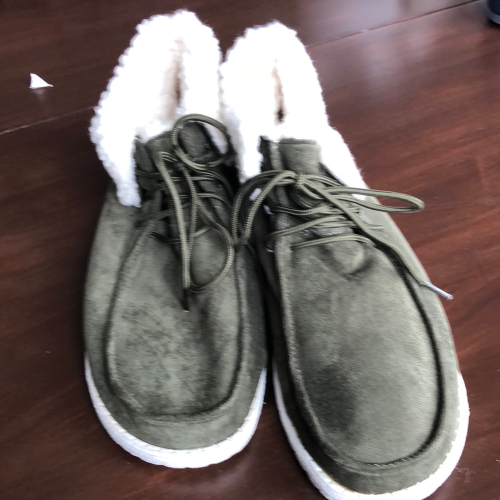 New gypsy jazz 9.5 olive green